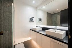 Eastwood Road (D16), Terrace #536904971